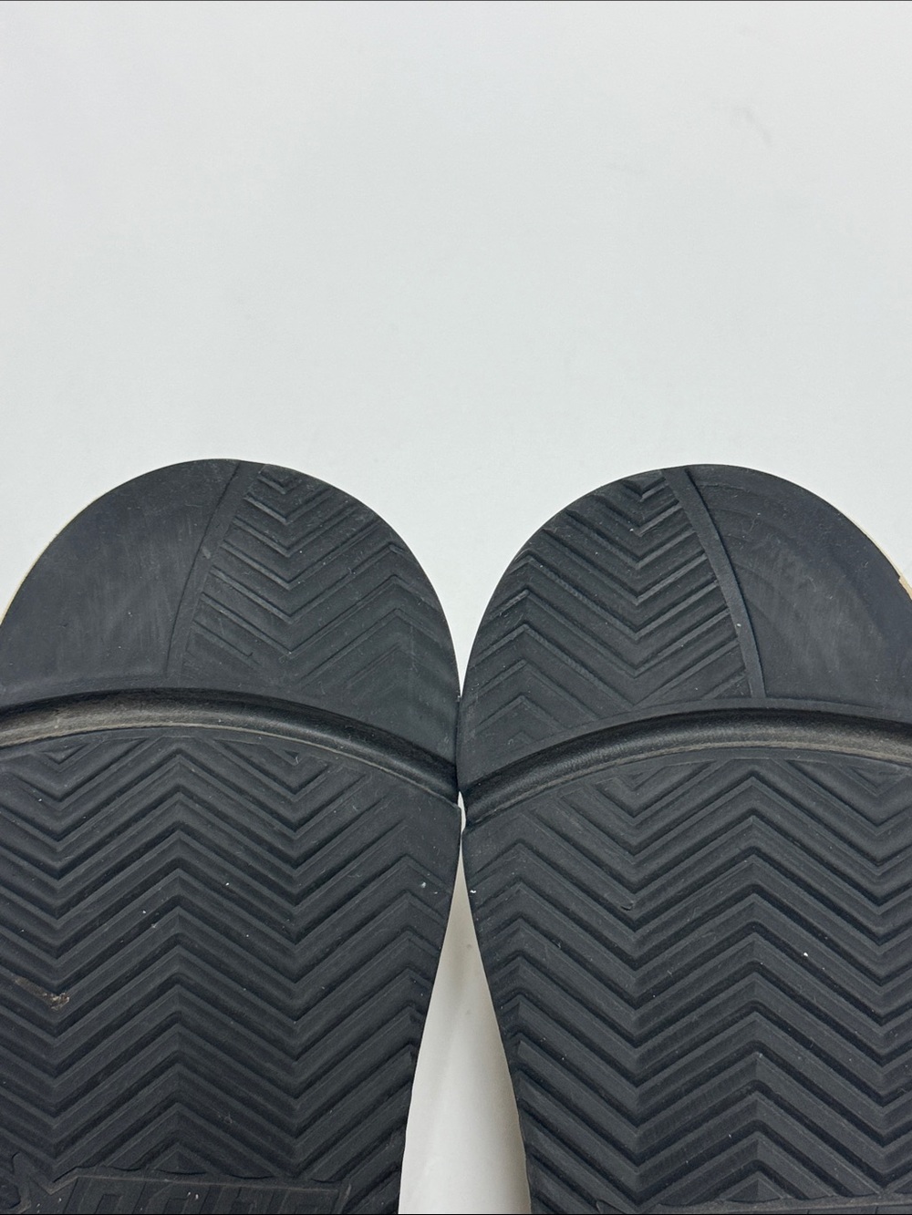 Golden Goose Men’s Running Star Sneakers - Picture 10 of 10